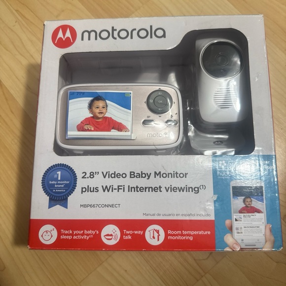 Motorola Silver and White Video Baby Monitor with Wi-Fi - Picture 1 of 11